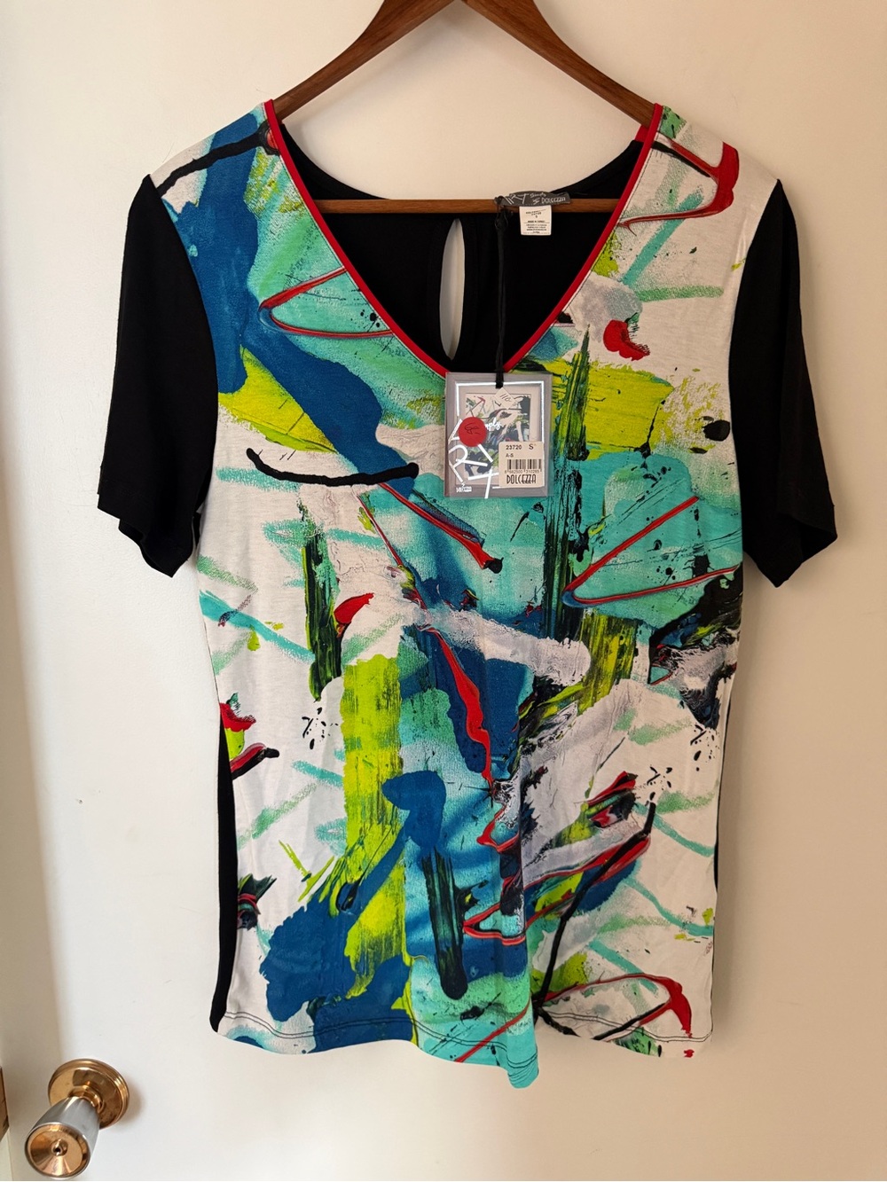 Dolcezza NWT Art Print V Neck Top Small Abstract Colourful Wearable Art